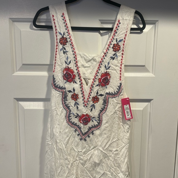 Xhilaration Tops - Xhilaration Whit Tunic Top NEW WITH TAGS